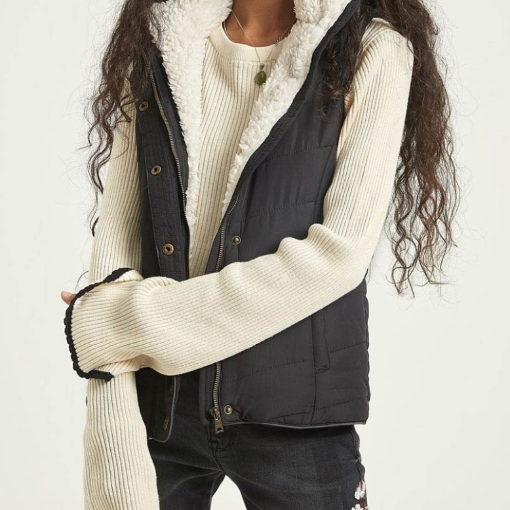Aeropostale Faux Fur Hooded Puffer Vest In Black